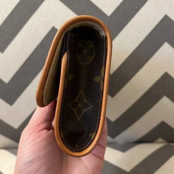 Auth Louis Vuitton Monogram Pochette Twin PM - Picture 7 of 11